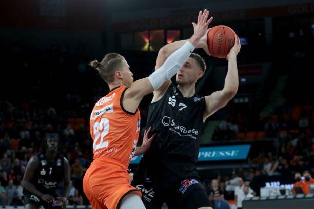 刻展现出领 刻展现出领