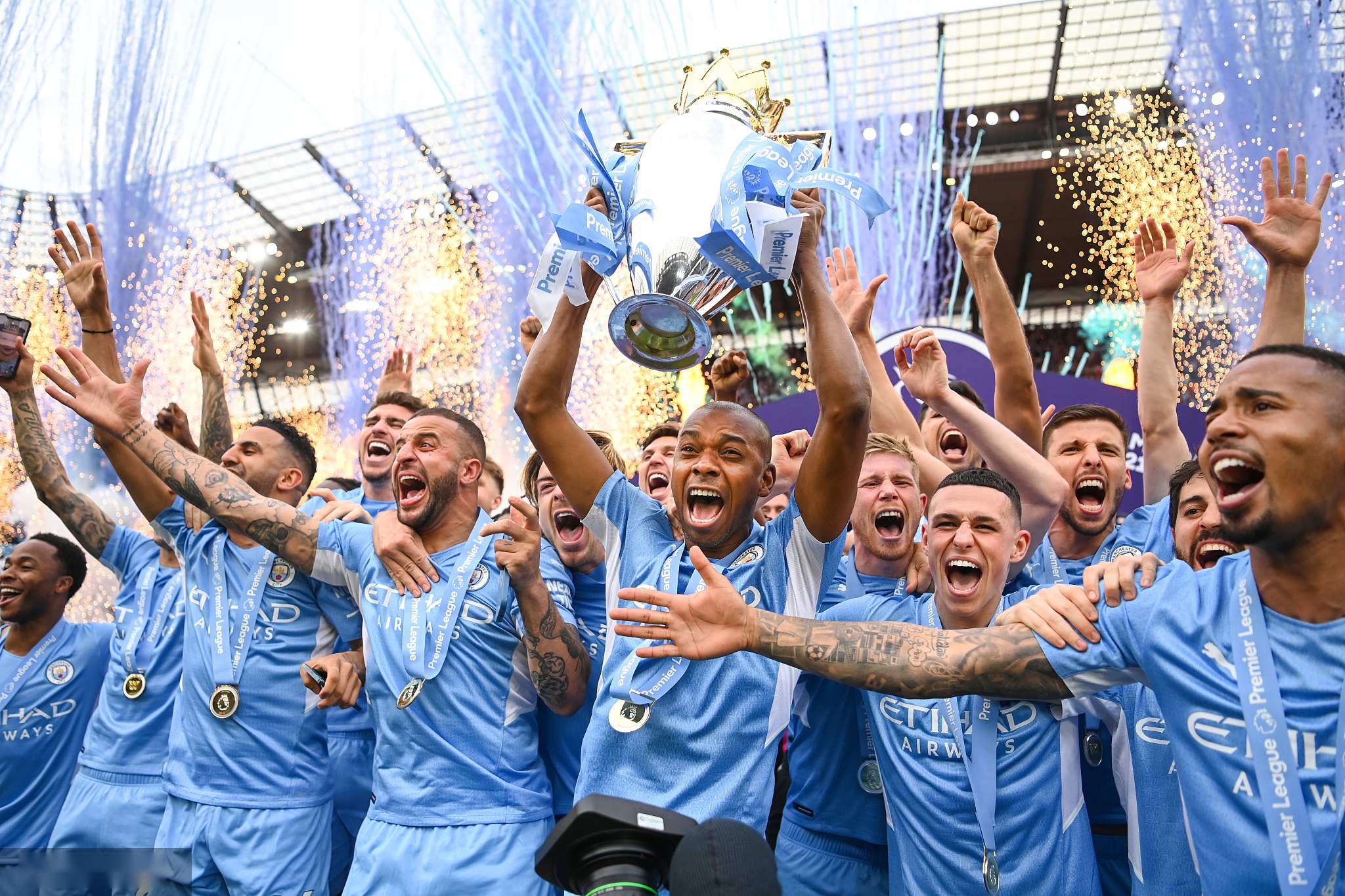 蓬勃发展的 蓬勃发展的